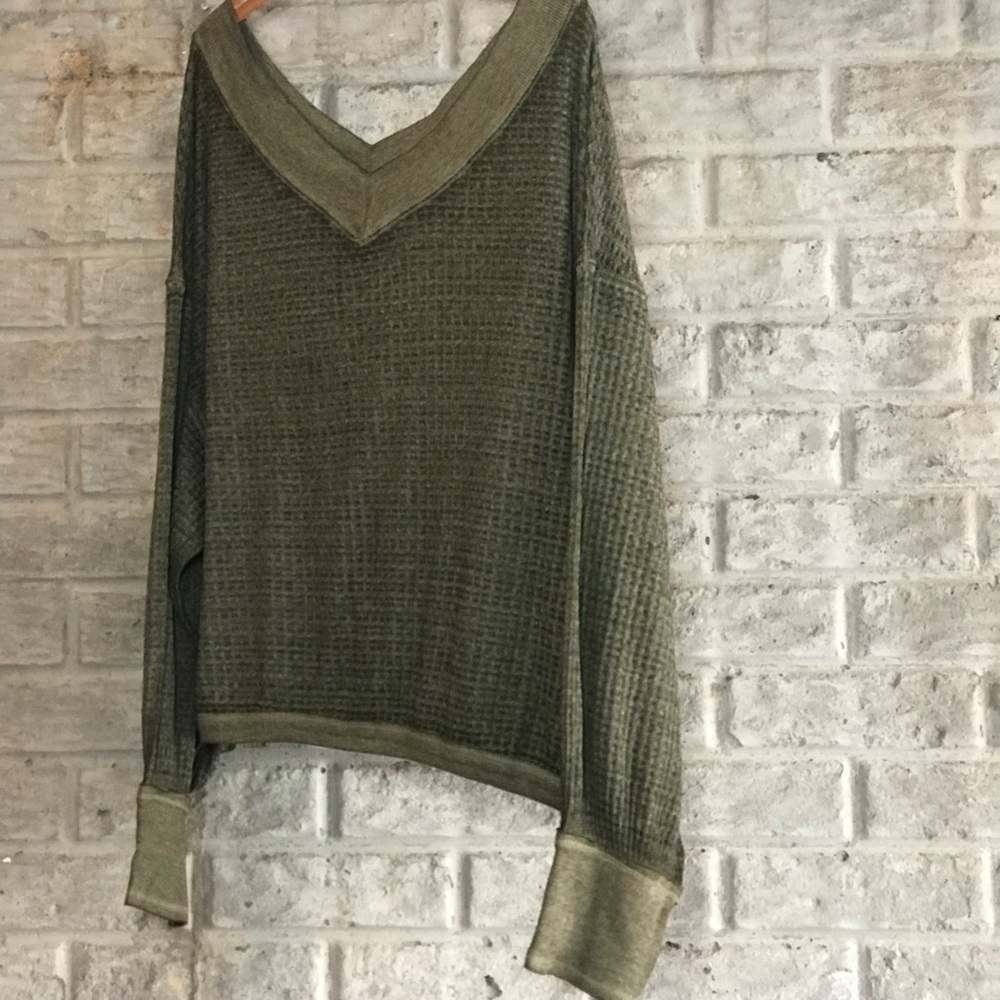 FREE PEOPLE oversized wide V-neck crop top - Picture 6 of 8